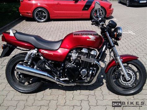As for stopping power, the honda cb 750 seven fifty braking system includes dual disc size at the front and single disc size at the back. 1997 Honda CB750 Seven Fifty - Moto.ZombDrive.COM