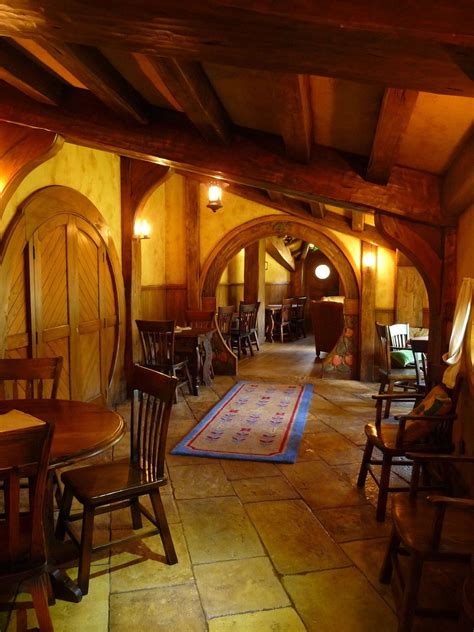Hobbiton Maison De Hobbit Maison Hobbit Intérieur Maison Hobbit