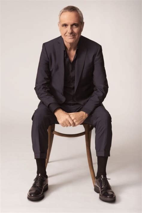 A tal proposito, i maneskin hanno scelto oliviero toscani per realizzare una foto (quella che potete vedere nella copertina di questo articolo) che accompagnerà la campagna di lancio della canzone. GIORGIO PANARIELLO: rinviate le date dello spspettacolo ...