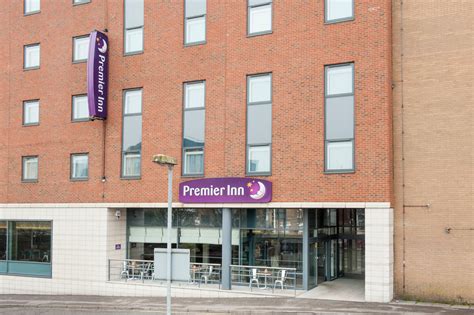 Our luton town centre hotel is located within easy reach of all town transport links and the galaxy leisure complex. Premier Inn Luton Town Centre Hotel - Hotels in Luton LU1 ...