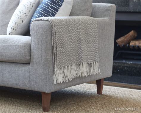 The Right Way To Display Throw Blankets On Your Couch The Diy Playbook