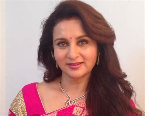poonam dhillon biography age height affairs husband daughter son