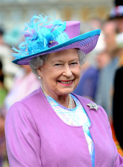 51 Of Queen Elizabeths Best Hats Queen Elizabeth Queen Elizabeth Ii