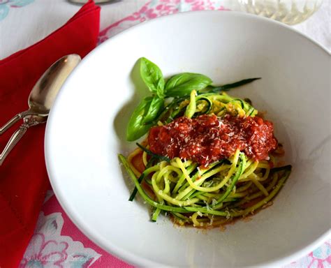 Zucchini Spaghetti With Tomato Sauce Lindysez Recipes