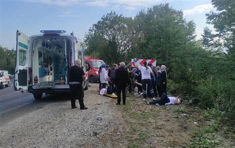 Bursa da tur otobüsü kazası Ölü ve yaralılar var