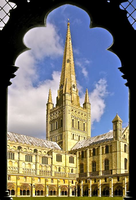 Located within 44 tranquil acres by the river wensum, norwich cathedral welcomes all visitors, providing them with an extraordinary variety of things to do and see. Norwich Cathedral