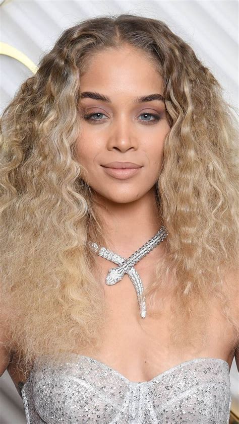 Nineteen Of The Best Honey Blonde Hair Colours