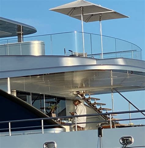 Who Is Guo Wengui The Chinese Billionaire Who Owns The Boat Steve