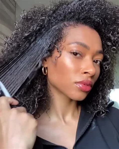 9 Different Ways To Stretch Natural Hair Safely And Without Heat Hair Styles Hair Natural