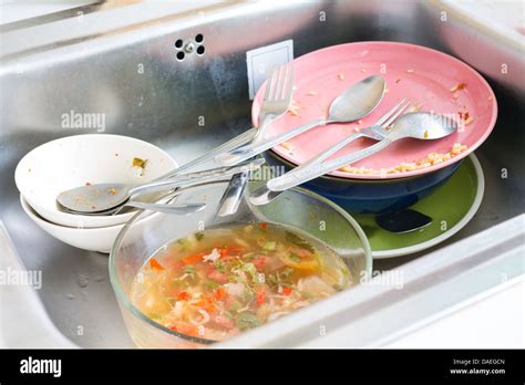 Dirty Kitchen Sink Hi Res Stock Photography And Images Alamy