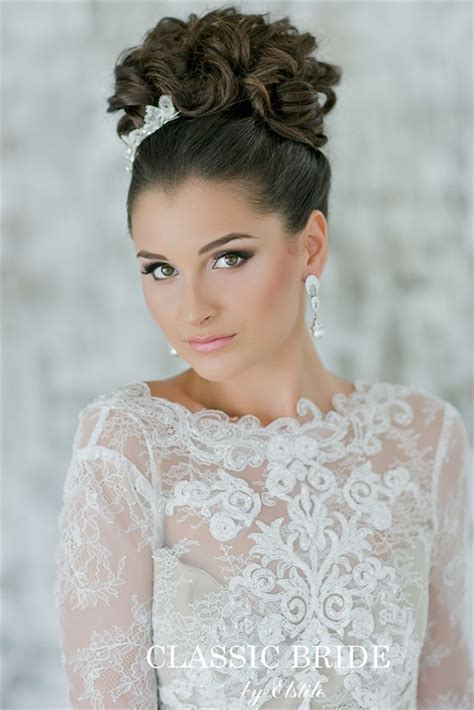 Wedding hairstyles high updos has a variety pictures that amalgamated to locate out the most recent pictures of wedding hairstyles high updos here, and along with you can acquire the pictures through our best wedding hairstyles high updos collection.wedding hairstyles high updos pictures in here are posted and uploaded by girlatastartup.com for your wedding hairstyles high updos images collection. 26 Chic Timeless Wedding Hairstyles from Elstile | Deer ...
