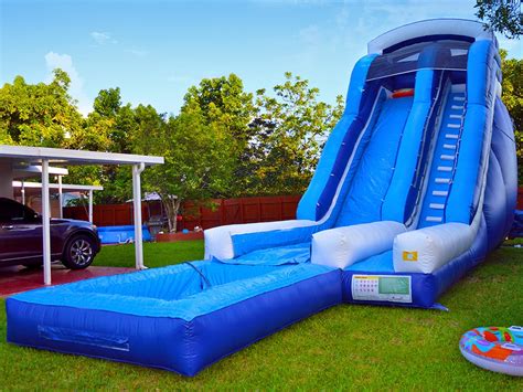 Made Of Eco Friendly Material Inflatable Giant Water Slide With Pool