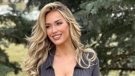 Paige Spiranac Makes Phil Mickelson Joke After Tiger Woods Hands Tampon