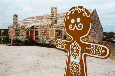 Worlds Largest Gingerbread House In Texas Pee Wees Blog