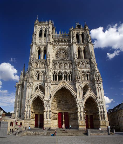 À La Découverte De La Cathédrale Notre Dame Damiens La Plus Grande De