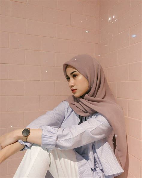 Pin Oleh 𝓛𝓲𝓸𝓻𝓪 𝓩𝓪𝓻𝓯𝓪 Di Ootd ♡ Wanita Model Pakaian Remaja Wanita Model Pakaian Hijab