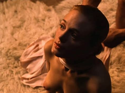 Hairstyle Nudes Heather Graham The Hangover