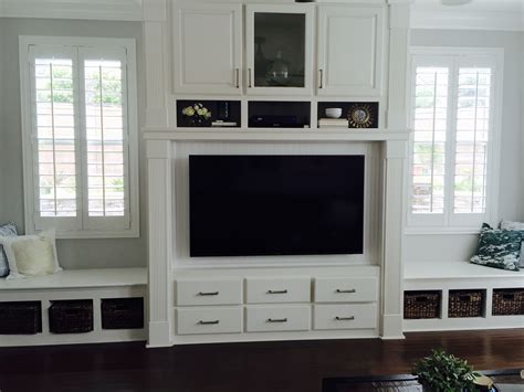 Tv built in with bench seating. | Tv built in, Living room built ins, Built in tv wall unit