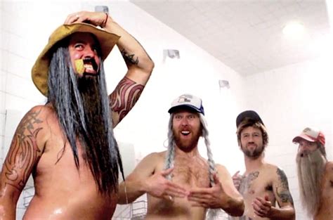 Integrantes Do Foo Fighters Ficam Nus Para Divulgarem Turnê Norte Americana Assista O Vídeo De