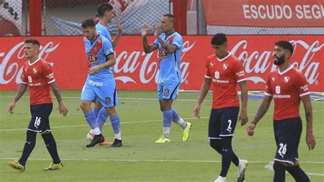 Independiente on brink of history. Arsenal venció a Independiente en un partido lleno de ...