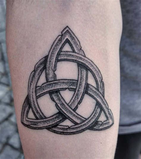40 Amazing Celtic Tattoo Designs With Meanings In 2021 Trinity Knot