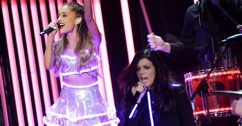 Chatter Busy Ariana Grande Performs Bang Bang With Little Big Town At Cma Awards Video