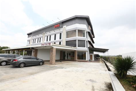 Akomodasi yang tak kalah nyaman dan terjangkau, wisma the blossom sebuah penginapan yang luar biasa berlokasi. OYO 89888 Dz Residence Guest House, OYO Hotels Kota Bharu ...