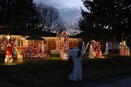 We wish you a merry christmas mr. Images: Holiday lights in the suburbs 2012 | Pinterest ...