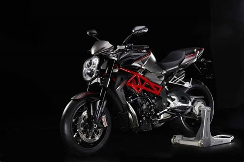 With the 990 r and the 1090 rr, the possibilities of personalization are expanding, defining a new frontier of. 2012 MV Agusta Brutale RR 1090 - Asphalt & Rubber