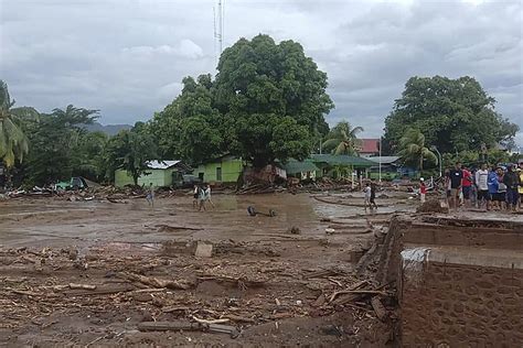 Samoa Observer Heavy Rains Trigger Landslide Floods In Indonesia