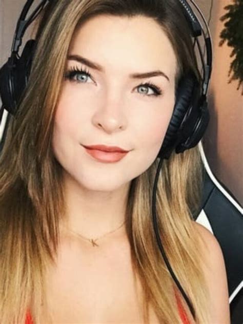 Top 10 Highest Paid Female Gamers Tricity Help Post