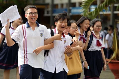 Các khối d01, d02, d03, d04, d05, d06 sẽ gồm 2 môn chính là ngữ văn, toán và một môn ngoại ngữ Khối D96 gồm những môn nào và những ngành nào?