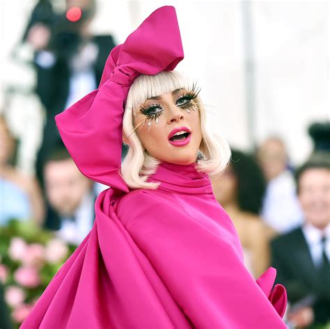 It Took Three Days And Countless Tests To Get Lady Gagas Gold Met Gala