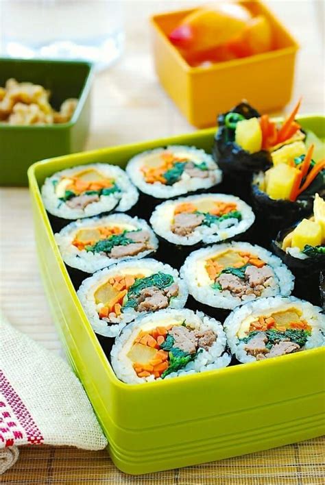Today mommy oh shows us how to make kimbap (korean seaweed rolls). Gimbap (Korean dried seaweed rice rolls) | Recipe in 2020 ...