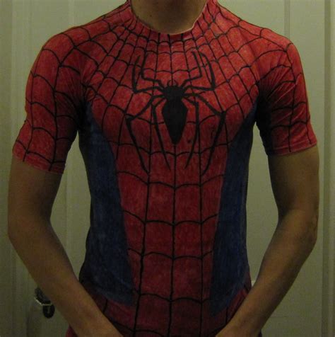 Diy lego spiderman costume honeysuckle footprints. Chuck Does Art: DIY (do it yourself) Costume: Spider-Man
