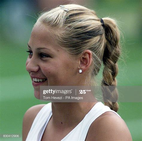 News Photo Russian Tennis Star Anna Kournikova Smiles During Anna