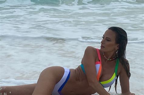 Brooks Koepka S Model Wife Jena Sims Shared Extremely Racy Swimsuit Photos From The Beach Pics