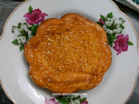 Kuih ini lebih kurang sama dengan kuih tradisional cina kuih angku. Kuih Muih Tradisional Melayu - anajingga