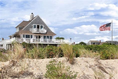Breezy Beach House On Cape Cod Asks 148m Beach Houses For Sale