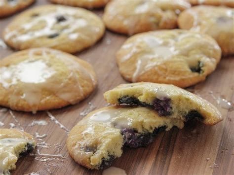 How long would it take to burn off 32 calories of eggo blueberry mini muffin tops, frozen? Orange Blueberry Muffin Tops Recipe | Ree Drummond | Food ...