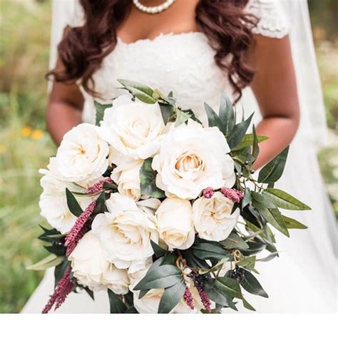 😍 This Picture From Taylar And Colbys Wedding Keepsake Bouquets From