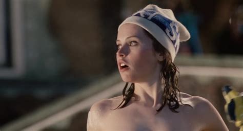 Nude Celebs Felicity Jones Irresistible Body GIF Video