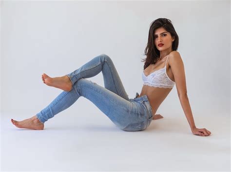 Yael Cohen Aris Fashion Model Pictures Model