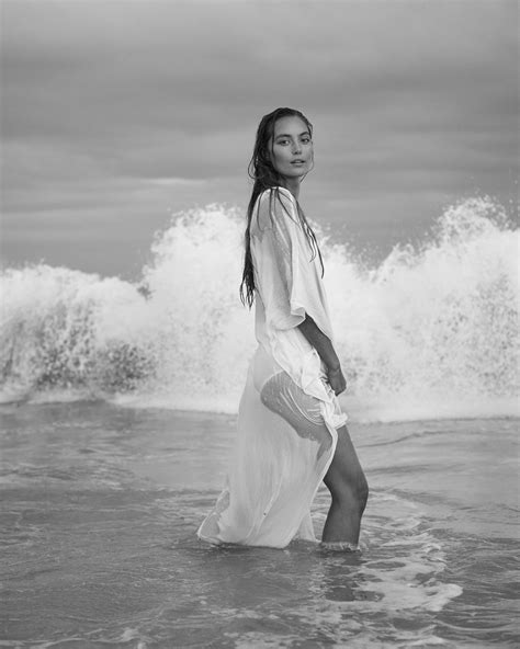 Sunita Caftan Photography Poses Women Beach Photoshoot Photography Poses