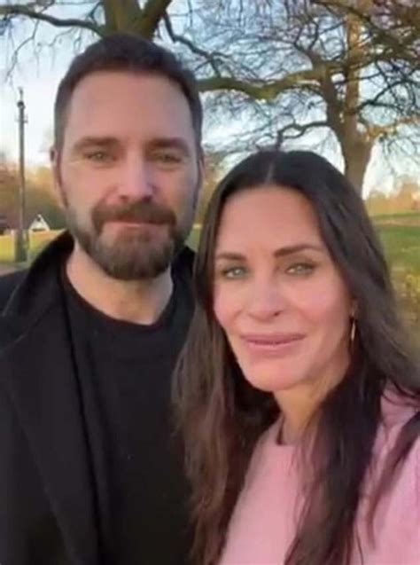 Courteney cox was born on june 15th, 1964 in birmingham, alabama, into an affluent southern family. Courteney Cox 'reunites with fiancé Johnny McDaid in UK ...