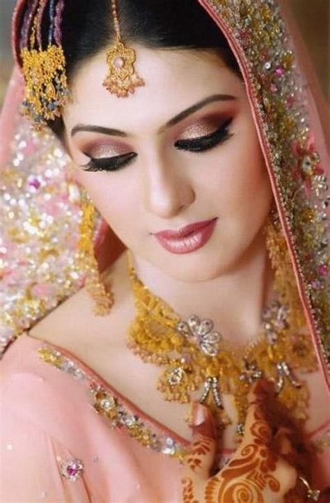 most famous pakistani bridal makeup fashions addres