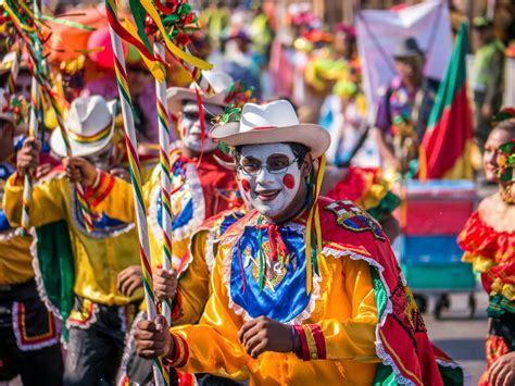 Carnaval de barranquilla 2019 trae para todos momentos inolvidables, y unas camisetas de carnaval super. The Best of the Barranquilla Carnaval, Colombia - TrekSnappy