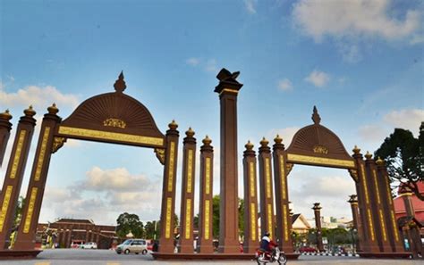 Tempat kerajinan perak (silver jewelry) celuk merupakan daerah pusat pengrajin perak dan emas di bali. 5 Tempat Menarik Bercuti di Negeri Kelantan | cetusan mind