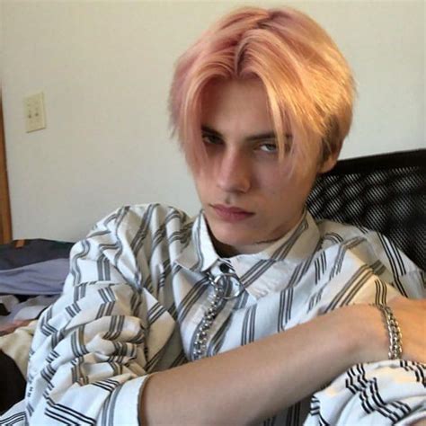 Choosing a new hairstyle doesn't have to be difficult. BEST E-BOY EVER | Boys haircuts, Beautiful boys, Bad boy ...