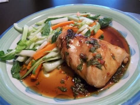 Take the cold chicken drumsticks out of the ice roughly chop peanuts, place them in a pan with the sesame seeds. Chicken With Sweet Chili Sauce Recipe - Food.com